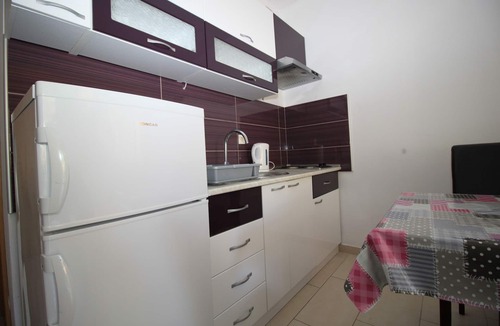 Kobas Apartment | Amazing beachfront apartment with balcony and wifi