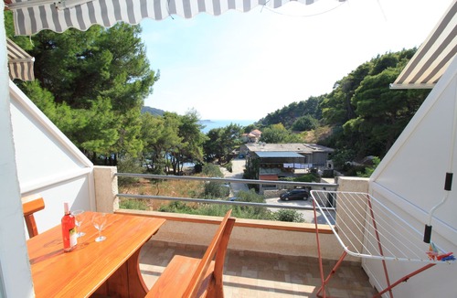 Kobas Apartment | Amazing beachfront apartment with balcony and wifi