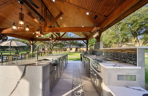 Cedar Lane House | AMAZING! Beautiful Country House. - Access to River, Olympic pool, Sleep 24.