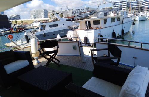 Sant Adria de Besos Boat Rental | Amazing boat to sleep in Barcelona