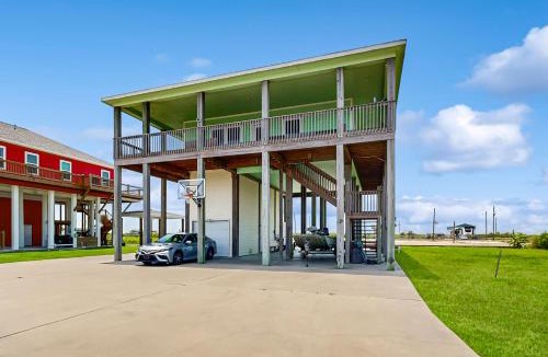 Port Bolivar House | Amazing Canal Front Hot Tub Boat Ramp