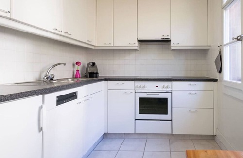 Oberhofen am Thunersee Condo | Amazing View with balcony and free Parking