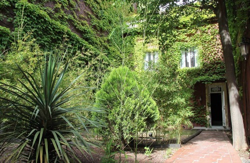 El Putget i Farro House | Amazing City Villa & Garden