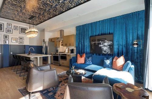 Edgehill Condo | Amazing Condo in The Gulch. Walk to BRDWY! Pool, Gym, and Covered Parking!