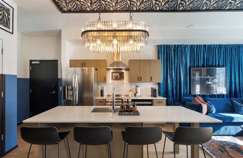 Edgehill Condo | Amazing Condo in The Gulch. Walk to BRDWY! Pool, Gym, and Covered Parking!