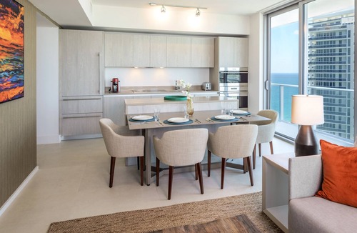 Hollywood South Central Beach Apartment | Amazing CornerSuite, Ocean & Water Views