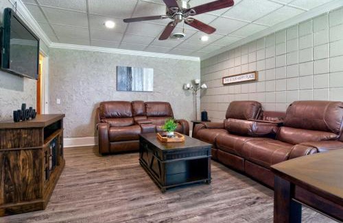Statesboro House | Amazing Cottage - Located on Blue Mile - Close to GSU!