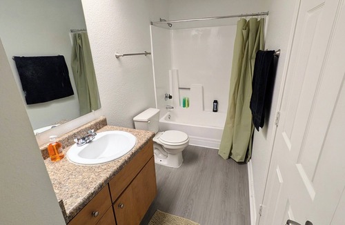 Maryvale Apartment | Amazing Cozy Room