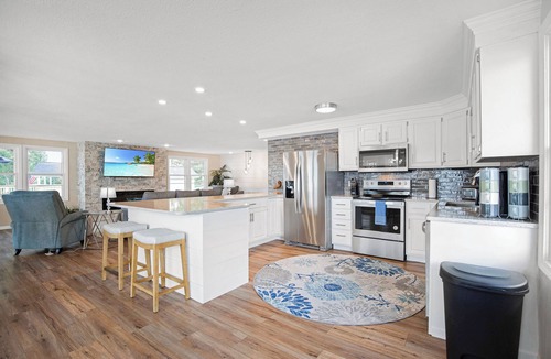 Sunrise Beach House | Amazing Decks, Sunsets & Lake Days