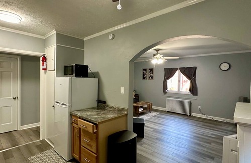 Mount Vernon Apartment | Amazing Downtown Location! Quiet & Spacious! #B