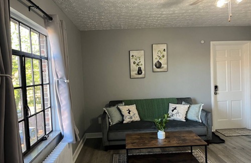 Mount Vernon Apartment | Amazing Downtown Location! Quiet & Spacious! #C