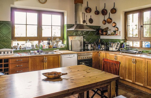 Navarredonda de Gredos House | Amazing home in Navarredonda de Gredos