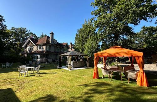 Winton House | Amazing Executive maisonette with spa