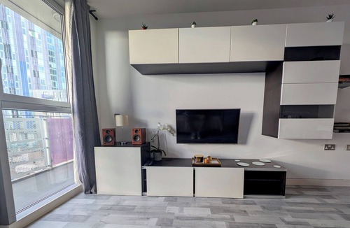 Stratford and New Town Apartment | Amazing flat with a View in the heart of Stratford 25 minutes from City center