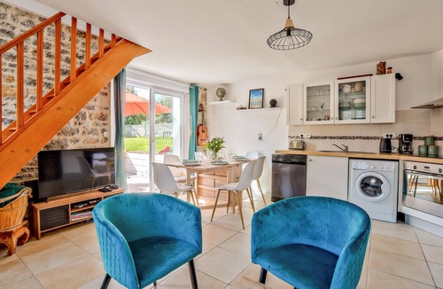 Quettreville-sur-Sienne House | Amazing home in Quettreville-sur-Sienn with WiFi