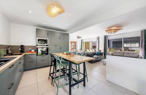 Saint-Meloir-des-Ondes House | Amazing home in Saint-Méloir-des-Ondes with WiFi