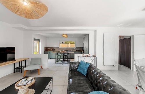 Saint-Meloir-des-Ondes House | Amazing home in Saint-Méloir-des-Ondes with WiFi