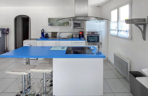 Saint-Michel-en-l'Herm House | Amazing home in Saint Michel en l'Herm
