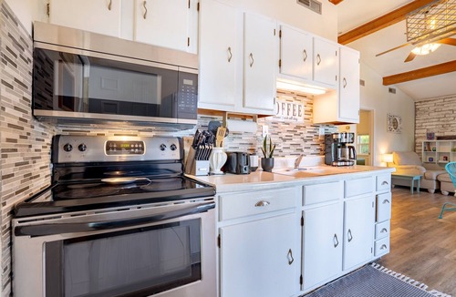 Sunrise Beach House | Amazing Full View of Cove - Privacy - Relaxation