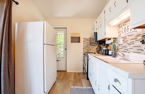 Sunrise Beach House | Amazing Full View of Cove - Privacy - Relaxation