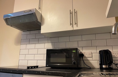 Highams Park Apartment | Amazing Garden Studio No.1