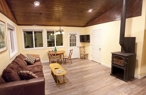 Lobelville House | Amazing Getaway! Forest Setting Outside Nashville Near Loretta Lynn's