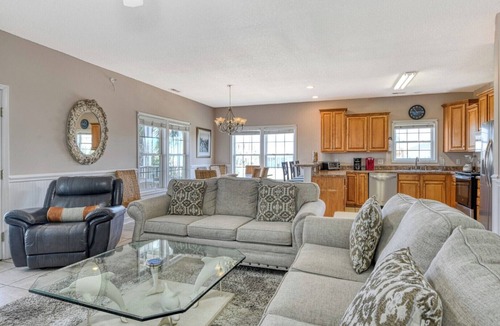 Garden City House | Amazing Grace - Five Bedroom, Five Bathroom Pet Friendly House