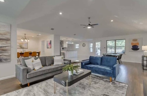 Grand Prairie House | Amazing Haven Home with PRIVATE POOL