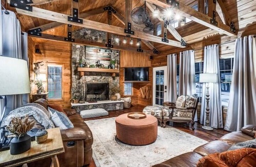 Leander Cabin | Amazing Hill Country Experience, Cabin on 14 Acres