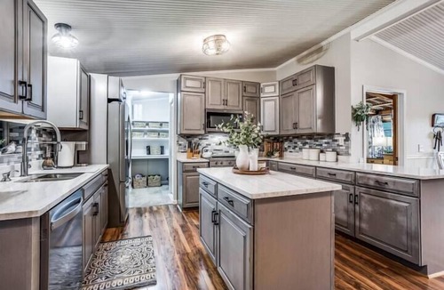 Leander Cabin | Amazing Hill Country Experience, Cabin on 14 Acres