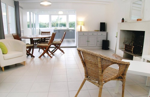Saint-Fort-sur-Gironde House | Amazing home in St Fort sur Gironde with WiFi