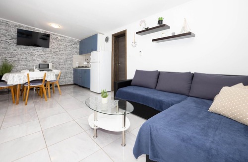 Jesenice House | Amazing home in Suhi Potok-Jesenice