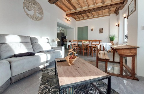 Neuilly-le-Vendin House | Amazing home in Neuilly le Vendin