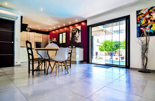 Saint-Victor-la-Coste House | Amazing home in St Victor la Coste