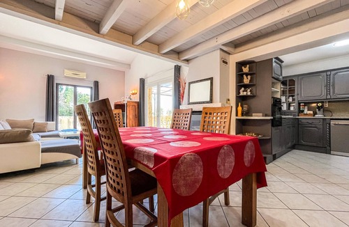 Vers-Pont-du-Gard House | Amazing home in Vers-Pont-Du-Gard with WiFi