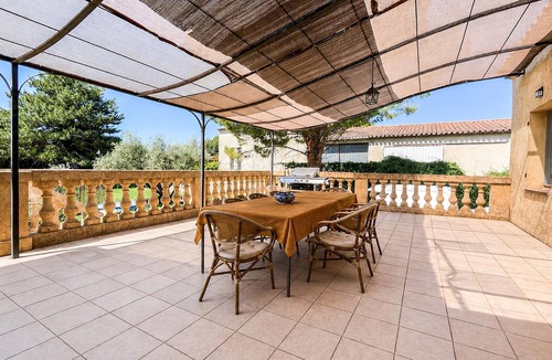 Vers-Pont-du-Gard House | Amazing home in Vers-Pont-Du-Gard with WiFi