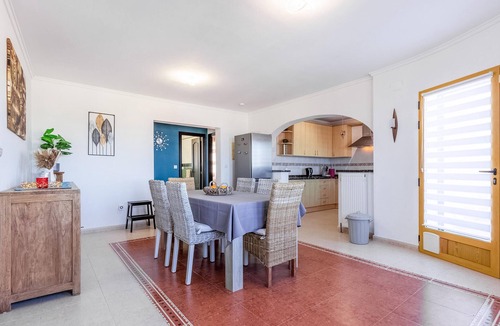 Rafol de Almunia House | Amazing home in Ráfol de Almunia