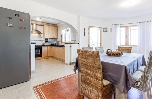 Rafol de Almunia House | Amazing home in Ráfol de Almunia