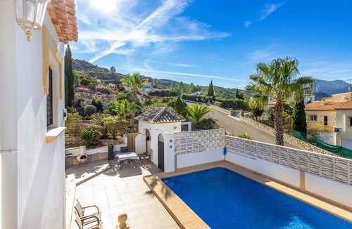 Rafol de Almunia House | Amazing home in Ráfol de Almunia