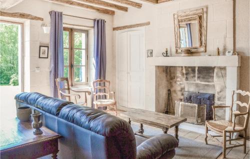Cravant-les-Coteaux House | Amazing Home In Cravant Les Côteaux