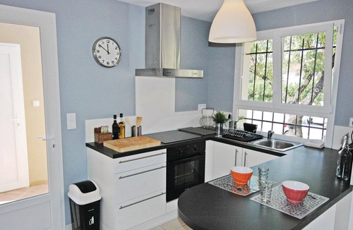 Laudun House | Amazing home in Laudun-L'Ardoise