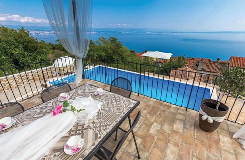 Obrs House | Amazing home in Moscenicka Draga