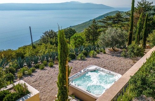 Sveta Jelena House | Amazing home in Moscenicka draga with sauna
