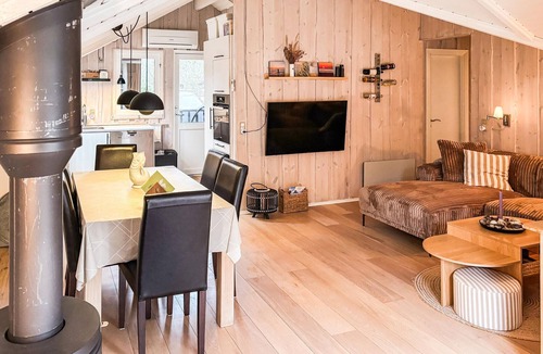 Jerup House | Amazing home in ålbæk with WiFi