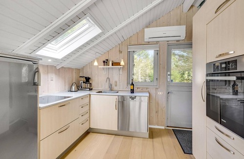 Jerup House | Amazing home in ålbæk with WiFi