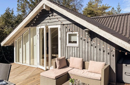 Jerup House | Amazing home in ålbæk with WiFi