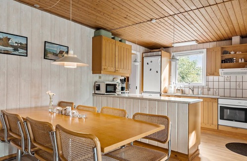 Oster Somarken House | Amazing home in Aakirkeby with kitchen