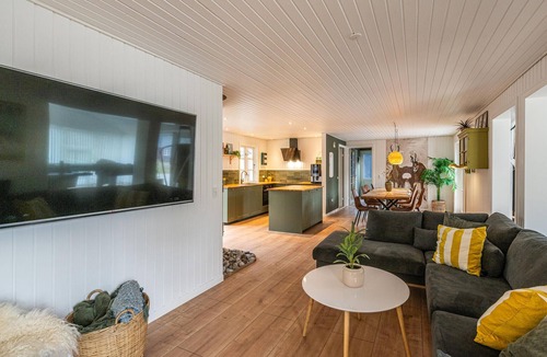 Oster Somarken House | Amazing home in Aakirkeby with WiFi