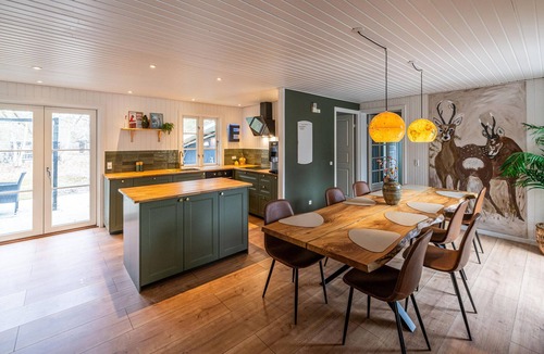Oster Somarken House | Amazing home in Aakirkeby with WiFi