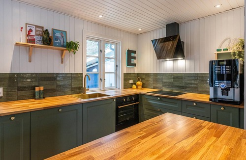 Oster Somarken House | Amazing home in Aakirkeby with WiFi
